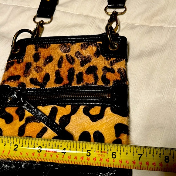 The Sak Faux Fur Cheetah Print Crossbody Bag Brown/Black EUC - Picture 7 of 9